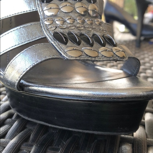 BCBG embellished platform heels - Picture 8 of 8